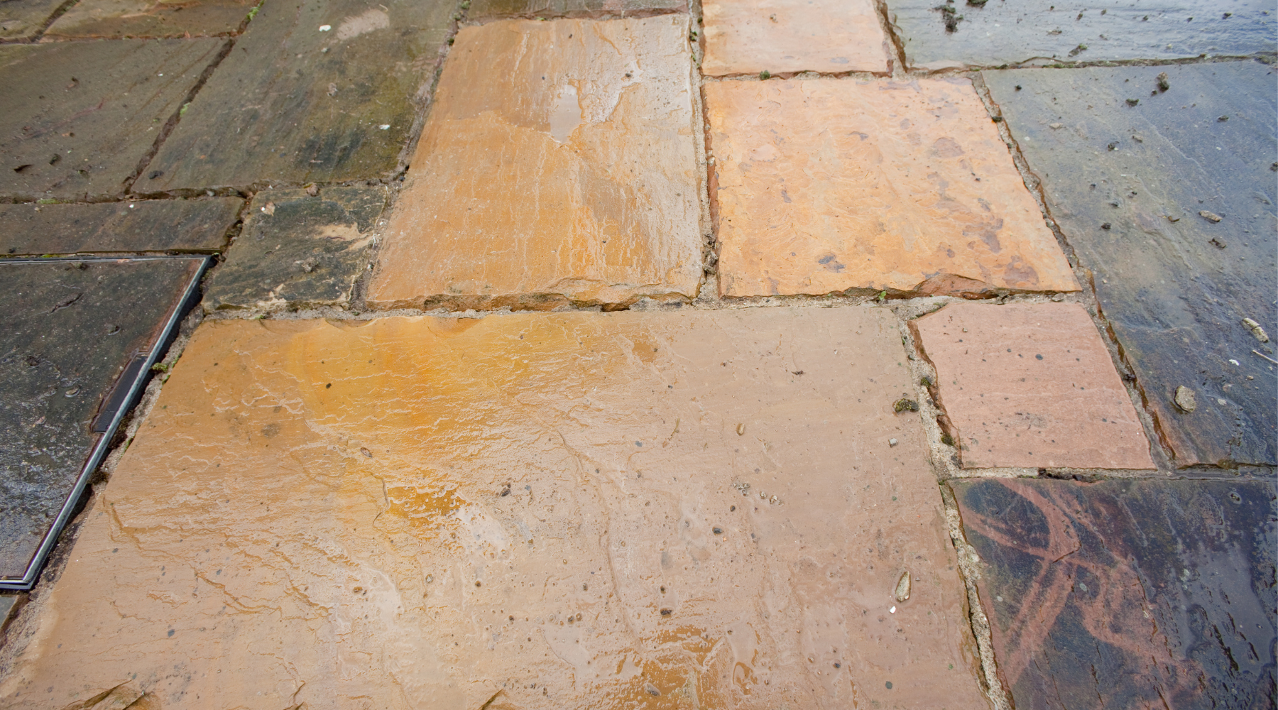 Nettoyage dalles de terrasse par SP Couverture en normandie
